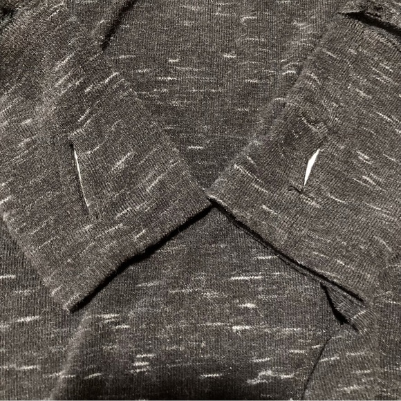 Spring + Mercer Space Dye Tee in Charcoal | Long Sleeve Tunic | Thumb Holes - Picture 8 of 9